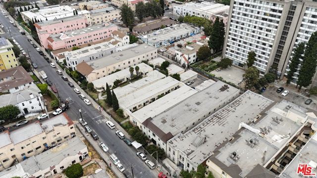 428 S Burlington Avenue, Los Angeles, CA 90057