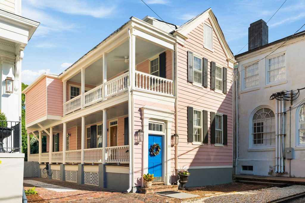 10 Ashmead Place, Charleston, SC 29403