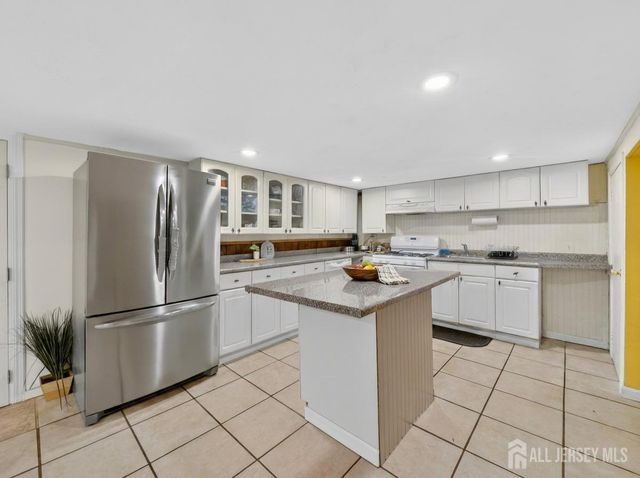 383 Carteret Avenue, Carteret, NJ 07008
