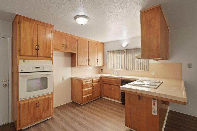 741 DUNDEE Way, Stockton, CA 95210