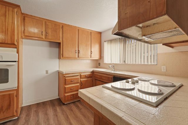 741 DUNDEE Way, Stockton, CA 95210