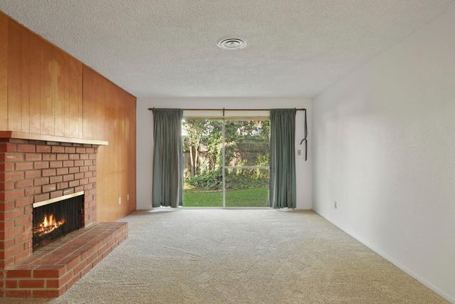 741 DUNDEE Way, Stockton, CA 95210