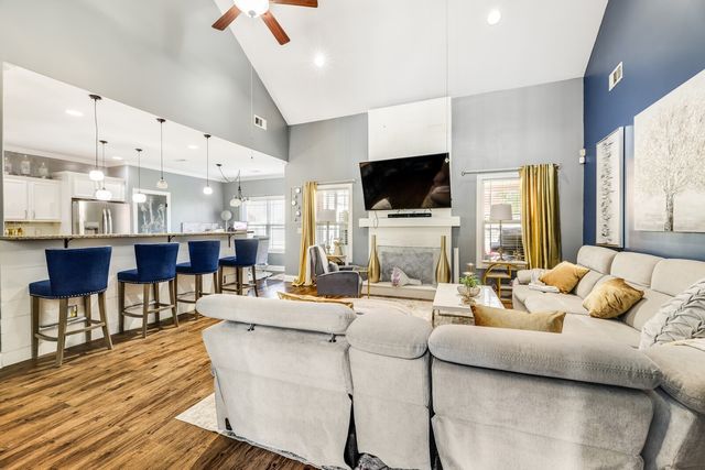 4104 Stony Point Dr, La Vergne, TN 37086