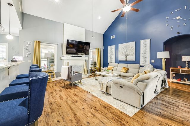 4104 Stony Point Dr, La Vergne, TN 37086