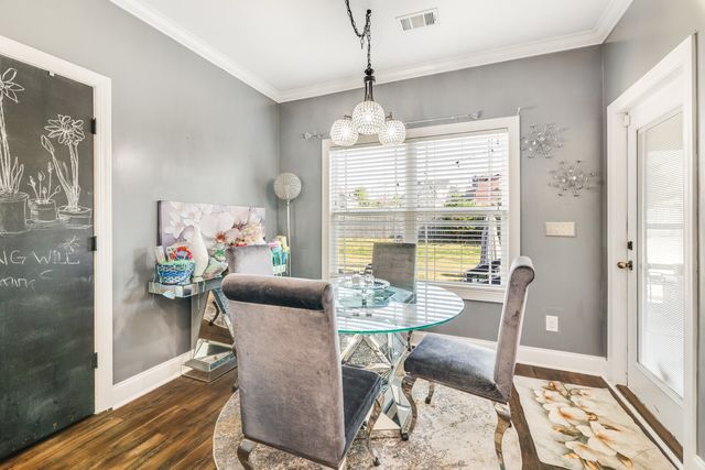 4104 Stony Point Dr, La Vergne, TN 37086