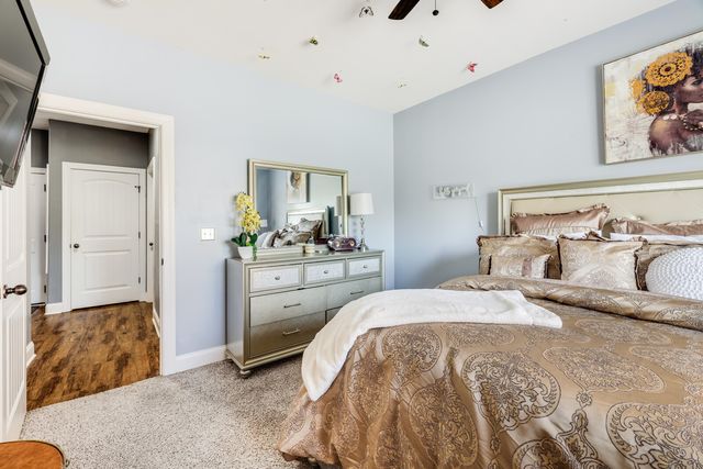 4104 Stony Point Dr, La Vergne, TN 37086