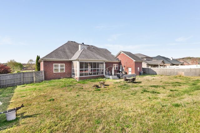 4104 Stony Point Dr, La Vergne, TN 37086