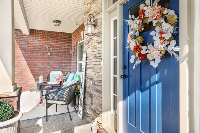 4104 Stony Point Dr, La Vergne, TN 37086