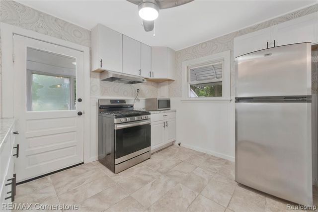 36007 Schley Avenue, Westland, MI 48186