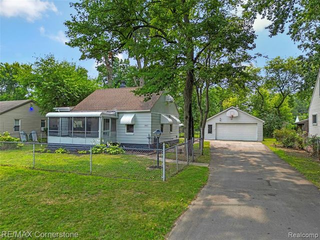 36007 Schley Avenue, Westland, MI 48186