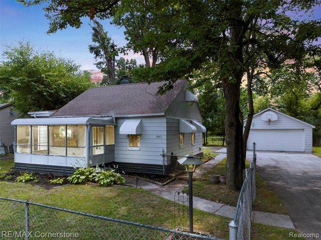 36007 Schley Avenue, Westland, MI 48186