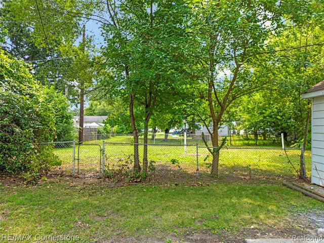 36007 Schley Avenue, Westland, MI 48186