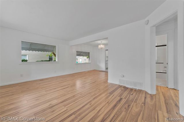 36007 Schley Avenue, Westland, MI 48186