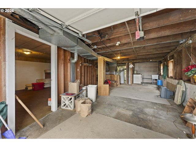 642 CLARK St, North Bend, OR 97459