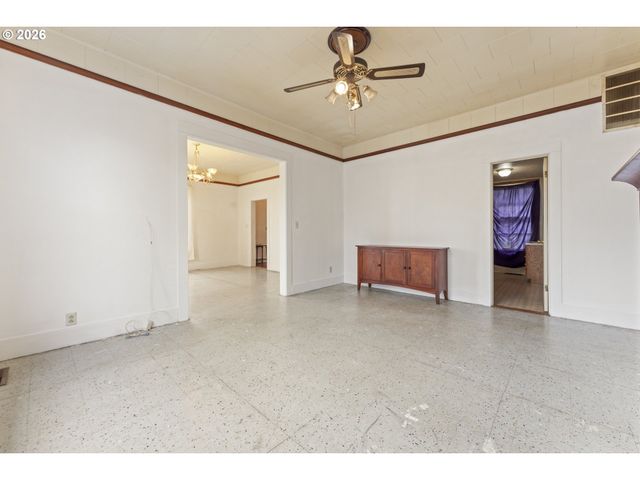 642 CLARK St, North Bend, OR 97459