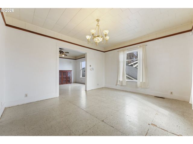 642 CLARK St, North Bend, OR 97459