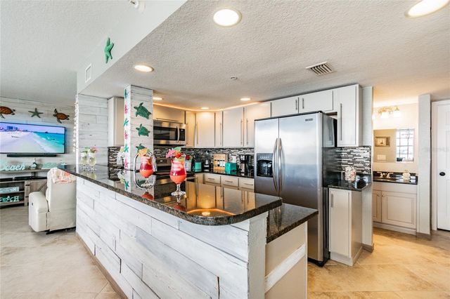 445 HAMDEN DRIVE 504, Clearwater Beach, FL 33767