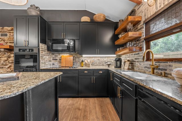 188 Linda Lee Loop, Whitney, TX 76692