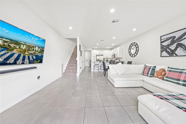 10887 SW 232nd Ter, Homestead, FL 33032