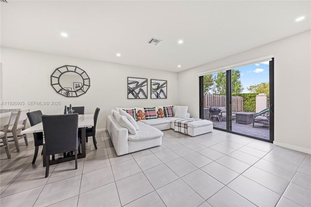 10887 SW 232nd Ter, Homestead, FL 33032