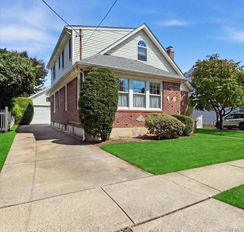 73 Chestnut Avenue, Floral Park, NY 11001 — exterior