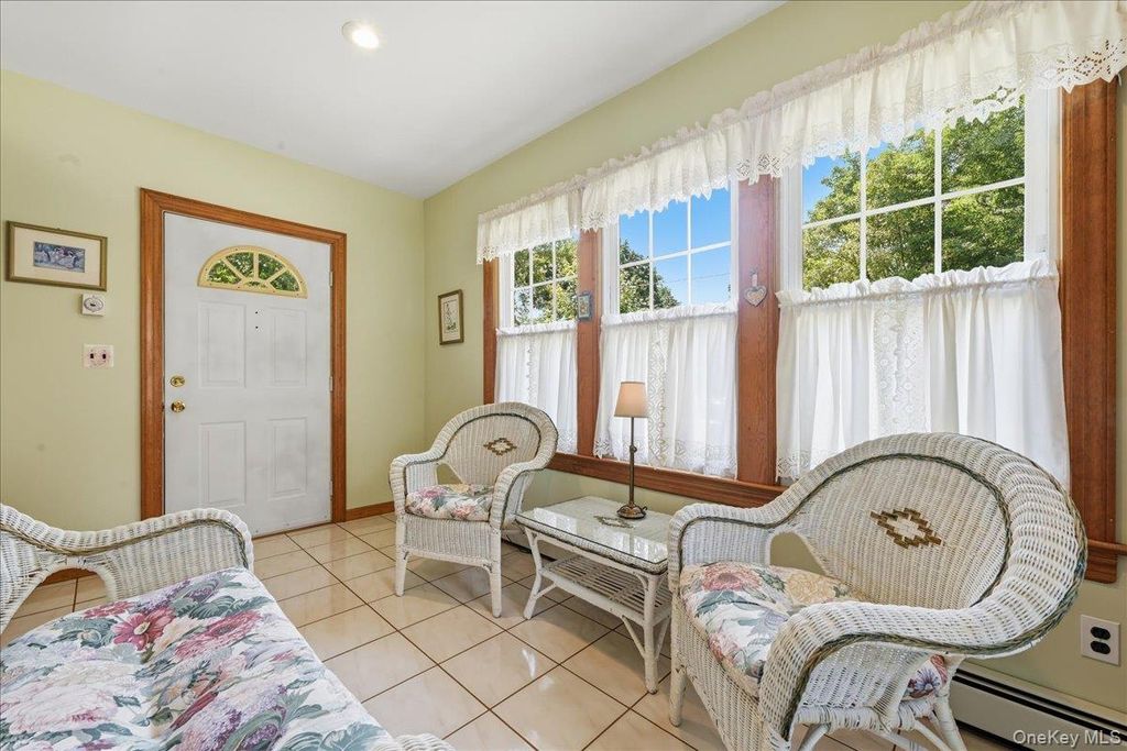 73 Chestnut Avenue, Floral Park, NY 11001 — photo 5