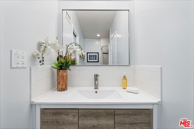 18319 San Jose Street, Los Angeles, CA 91326