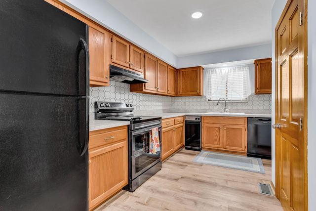 701 Hunters Run, Gahanna, OH 43230