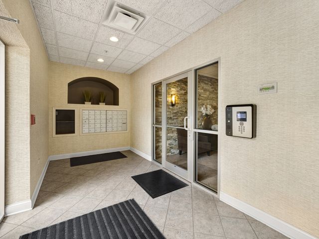 1675 Mill Street 506, Des Plaines, IL 60016