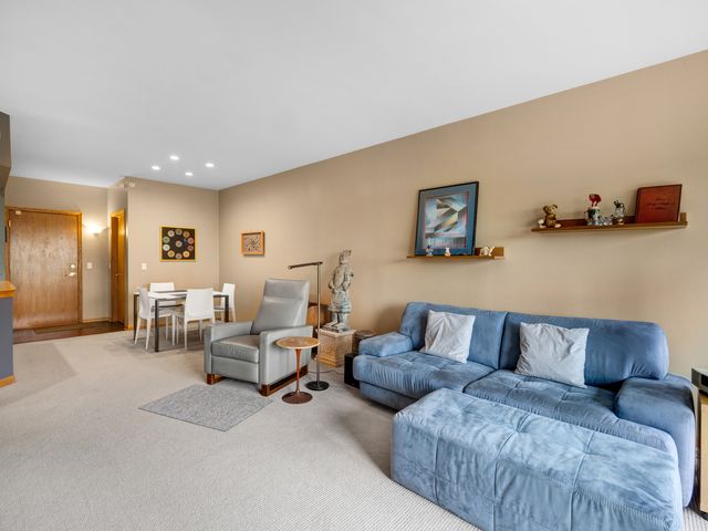 1675 Mill Street 506, Des Plaines, IL 60016