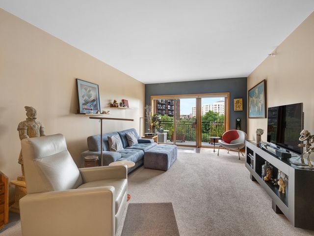 1675 Mill Street 506, Des Plaines, IL 60016