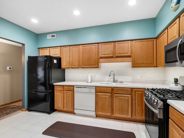 1675 Mill Street 506, Des Plaines, IL 60016