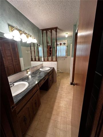 1808 W Quincy Street, Pittsburg, KS 66762