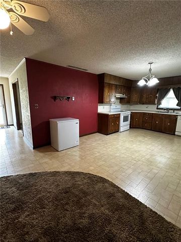 1808 W Quincy Street, Pittsburg, KS 66762