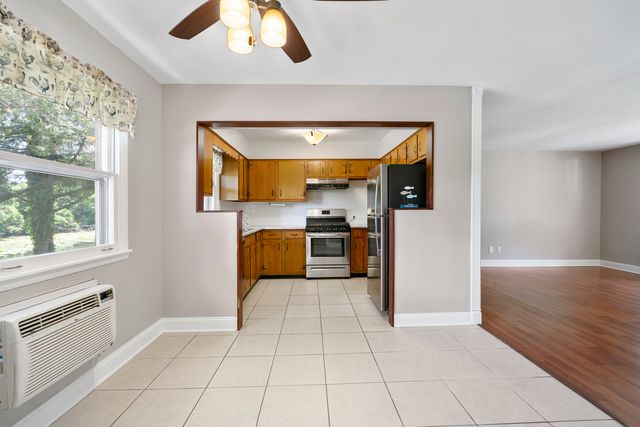 5902 Fox Lake Road, Mchenry, IL 60051
