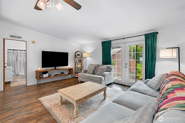 1906 E Pole Road, Everson, WA 98247
