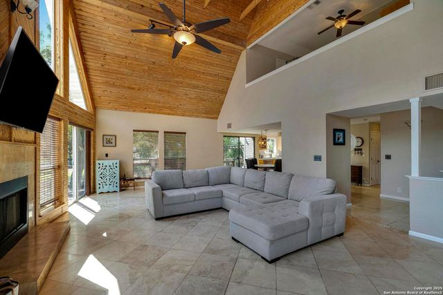 471 Edge Hill, Canyon Lake, TX 78133