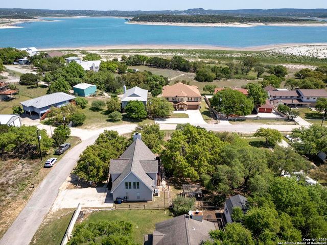 471 Edge Hill, Canyon Lake, TX 78133