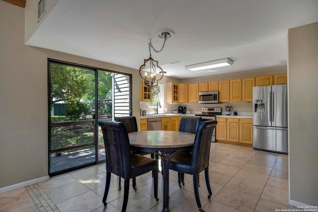 471 Edge Hill, Canyon Lake, TX 78133