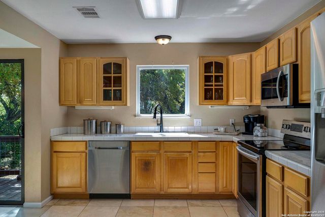 471 Edge Hill, Canyon Lake, TX 78133