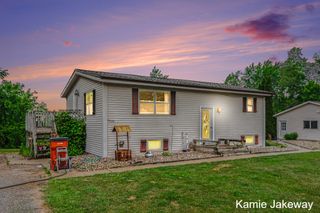 8395 McArthur Avenue NE, Belding, MI 48809