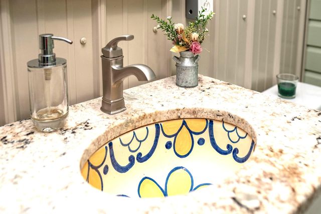 2133 Co Rd 125, Edna, TX 77957