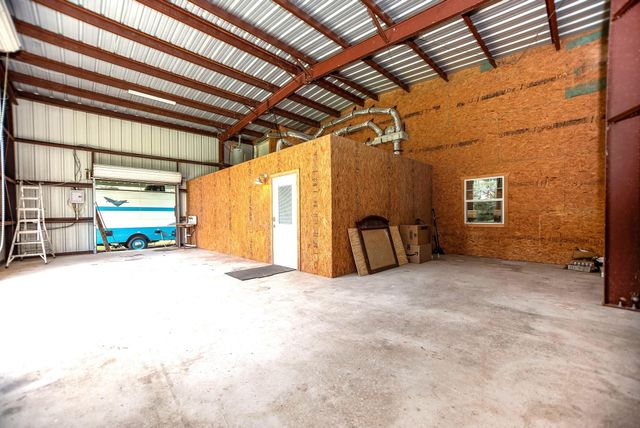 2133 Co Rd 125, Edna, TX 77957