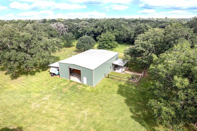 2133 Co Rd 125, Edna, TX 77957