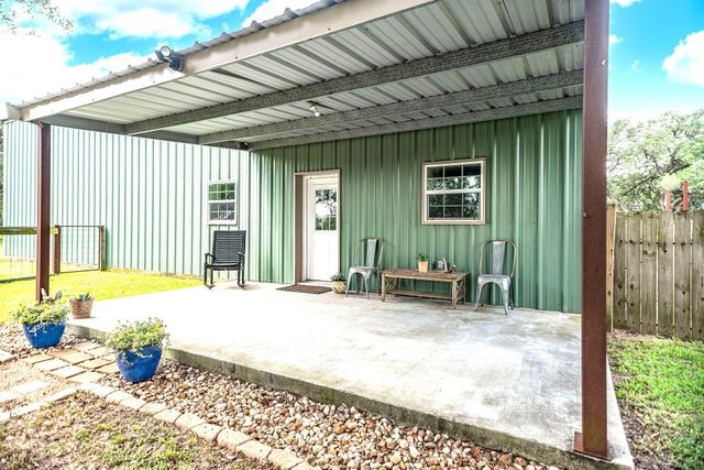 2133 Co Rd 125, Edna, TX 77957