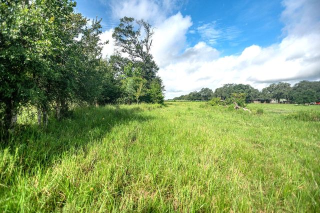 2133 Co Rd 125, Edna, TX 77957