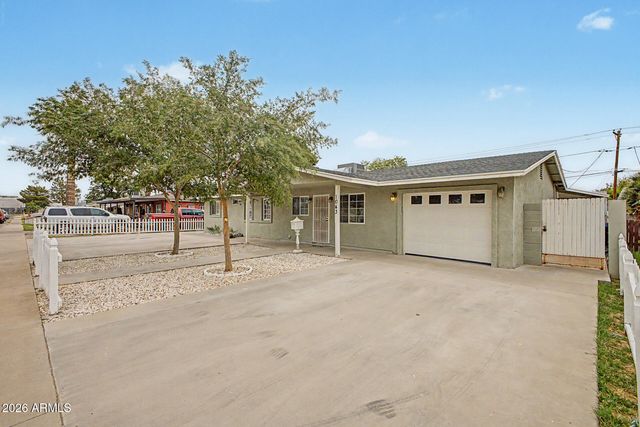 1043 W 5TH Street, Mesa, AZ 85201