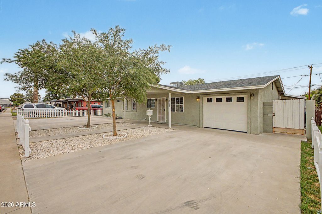 Image 30 of property listing at 1043 W 5TH Street, Mesa, AZ 85201
