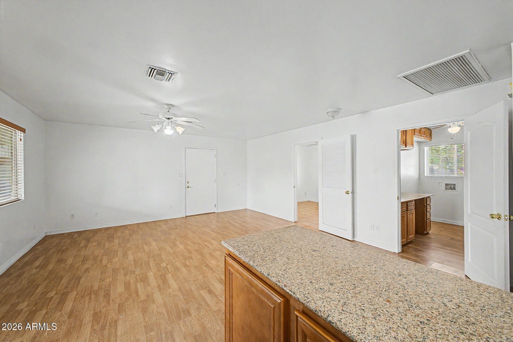 Image 4 of property listing at 1043 W 5TH Street, Mesa, AZ 85201