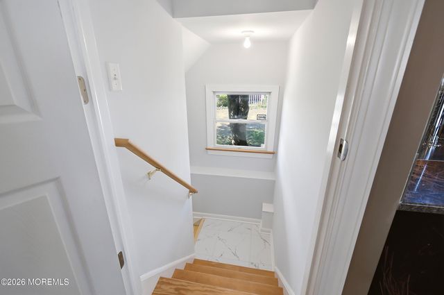 39 Hilltop Road, West Long Branch, NJ 07764